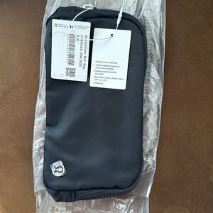 Black Lululemon Everywhere Belt Bag - Brand new